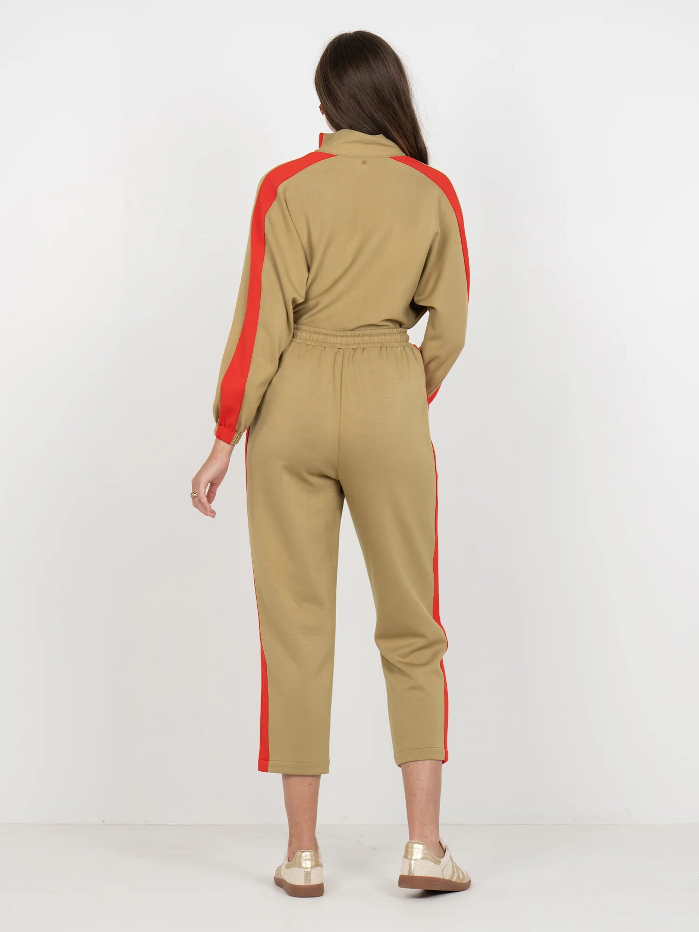 Joy Jogger in Cherry Spice