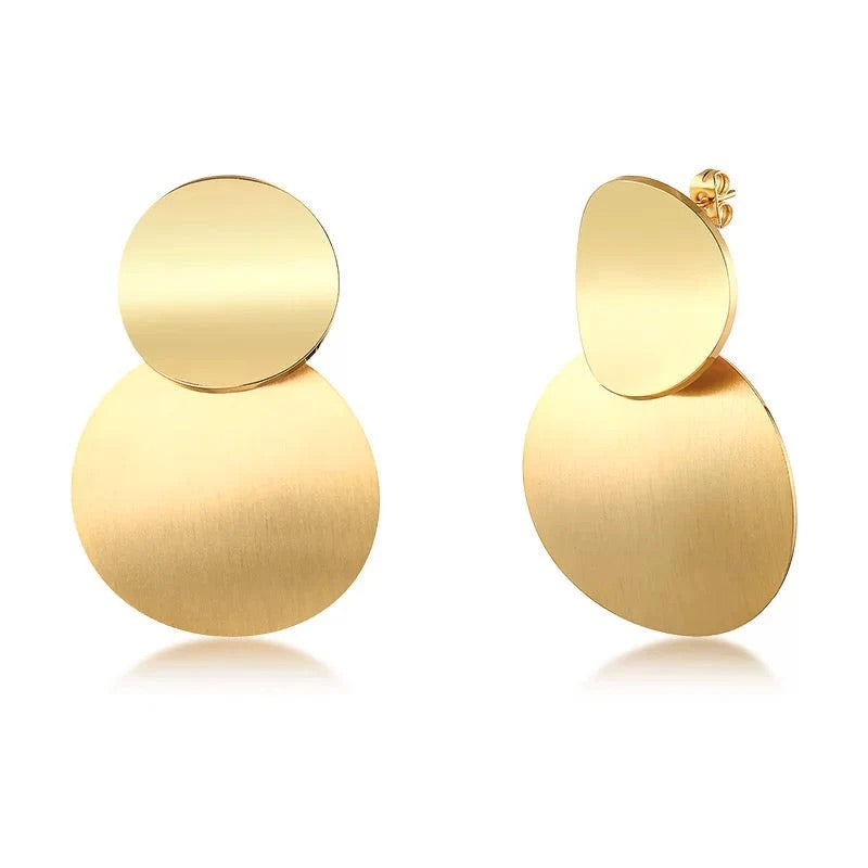 Leona Drop Earrings in Gold