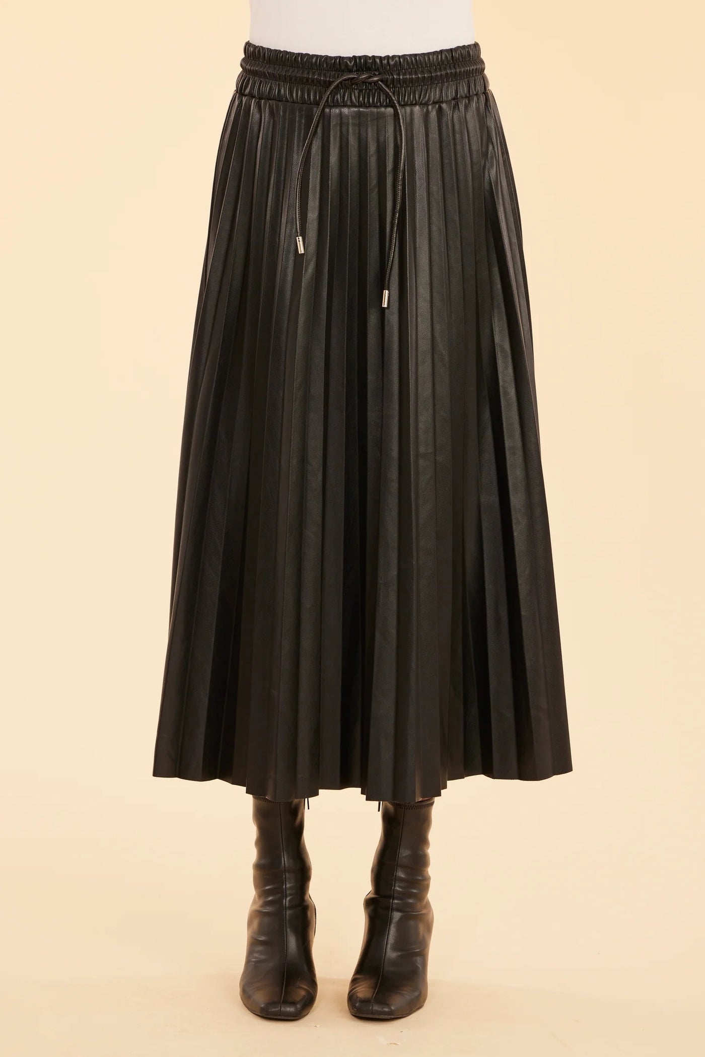 Pleated Drawstring Midi Skirt in Black