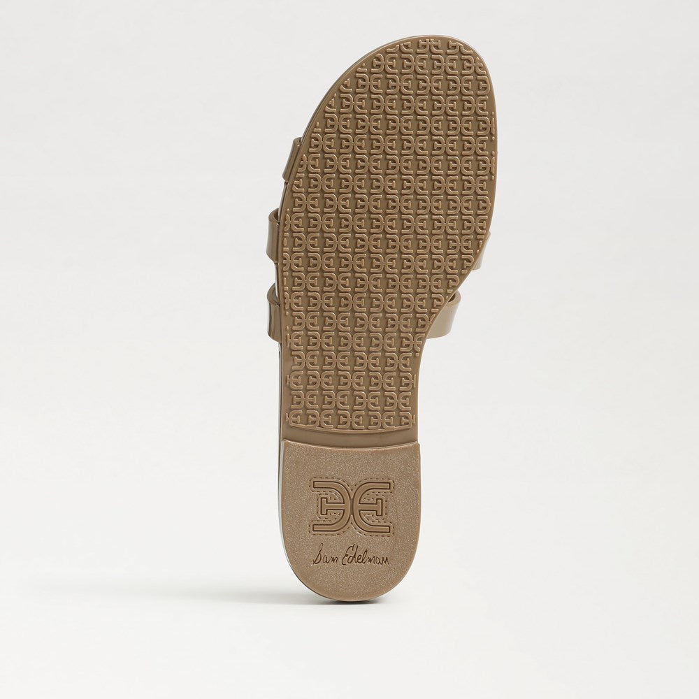 Bay Jelly Sandal in Amber Gold Metallic