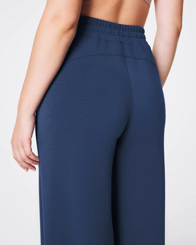 AirEssentials Wide Leg Pant in Faded Indigo