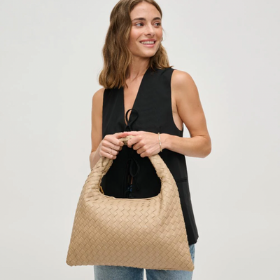 Leah Hobo in Natural