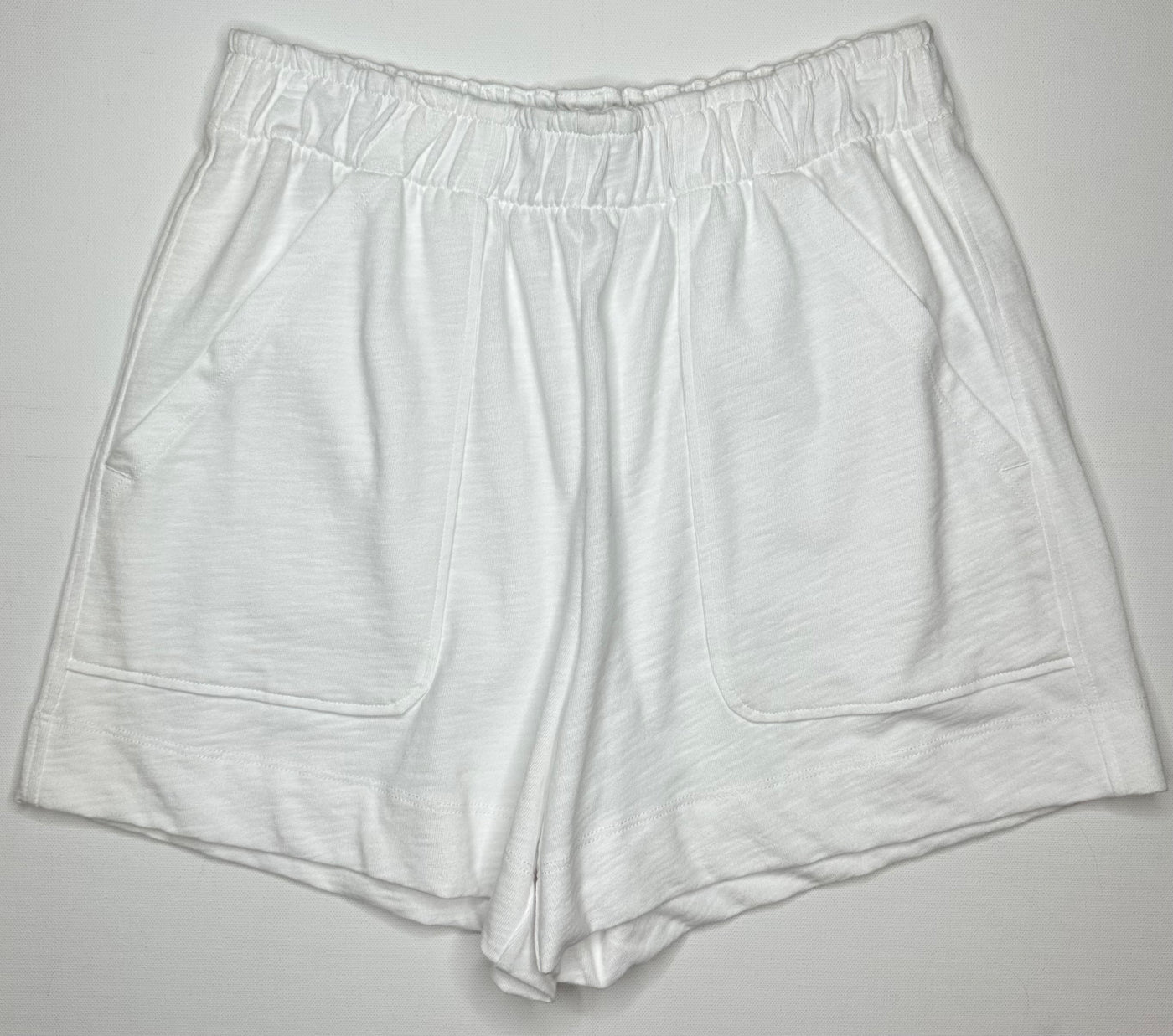 Pull On Pocket Short in White