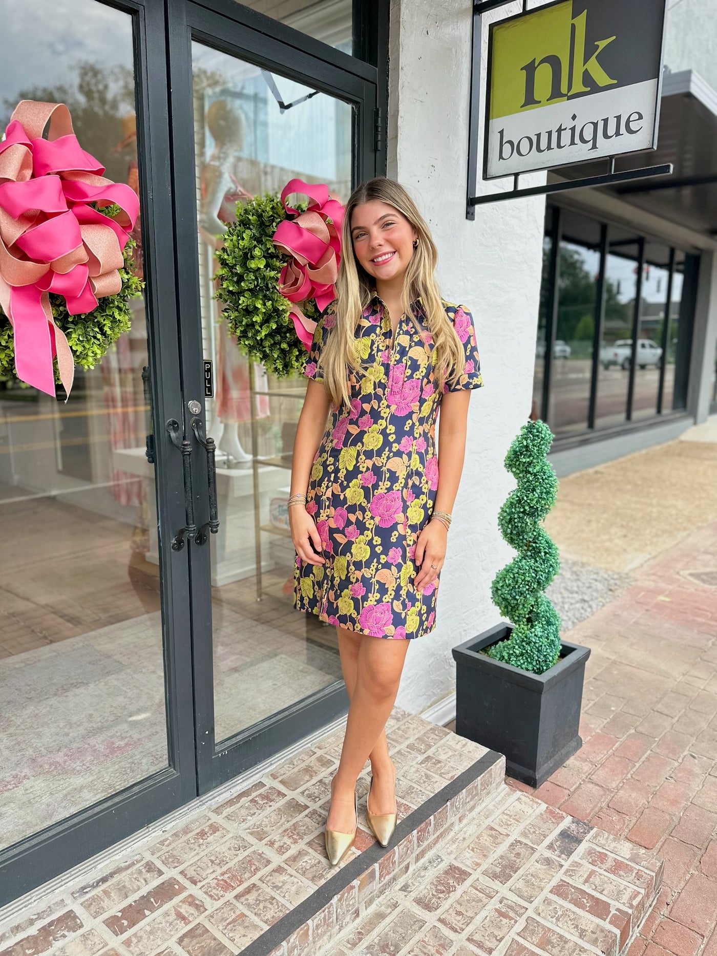 Vizzy Dress in Vibrant Vines