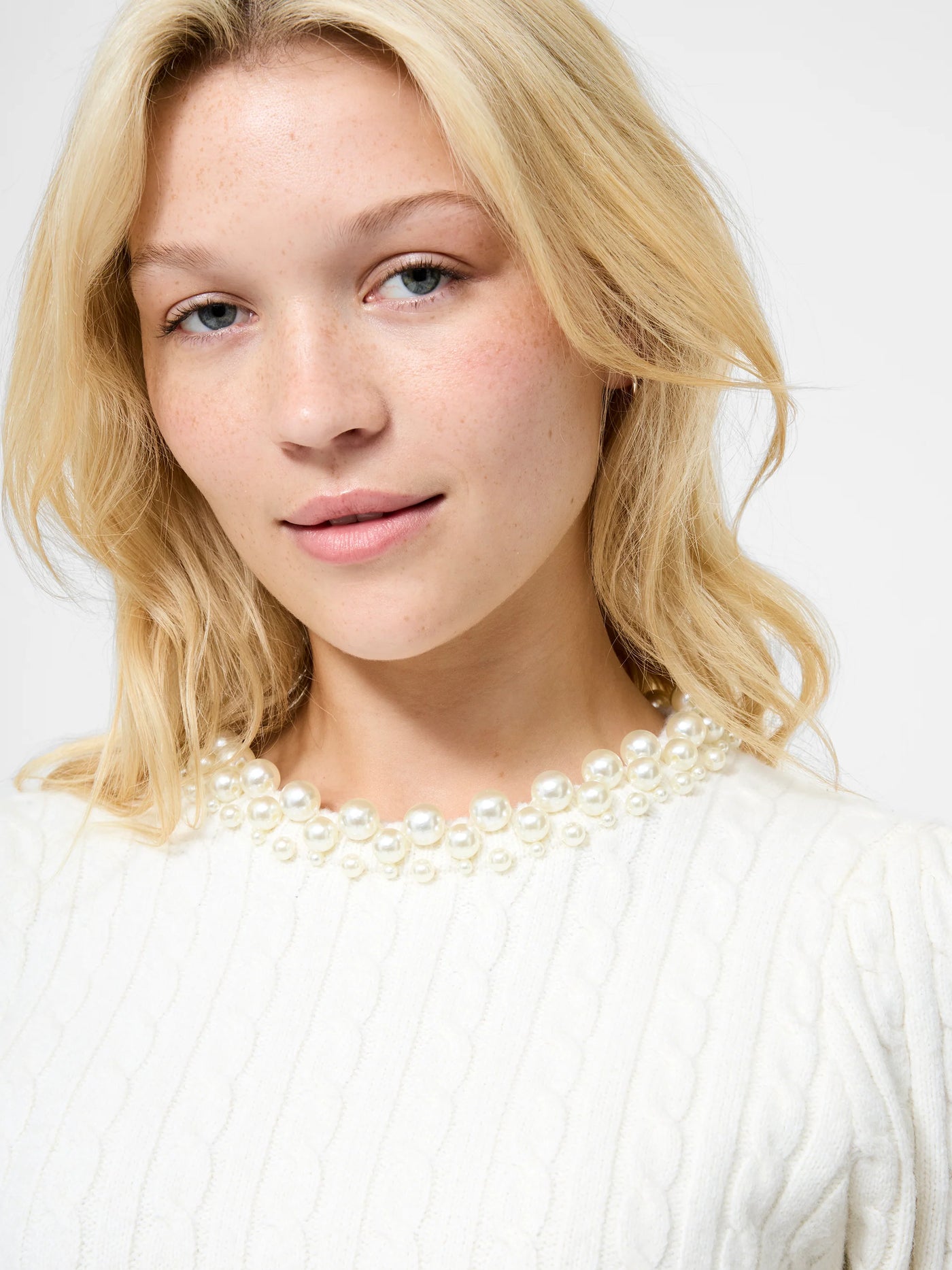 Embellished Neck Short Sleeve Sweater in Porcelain Cream