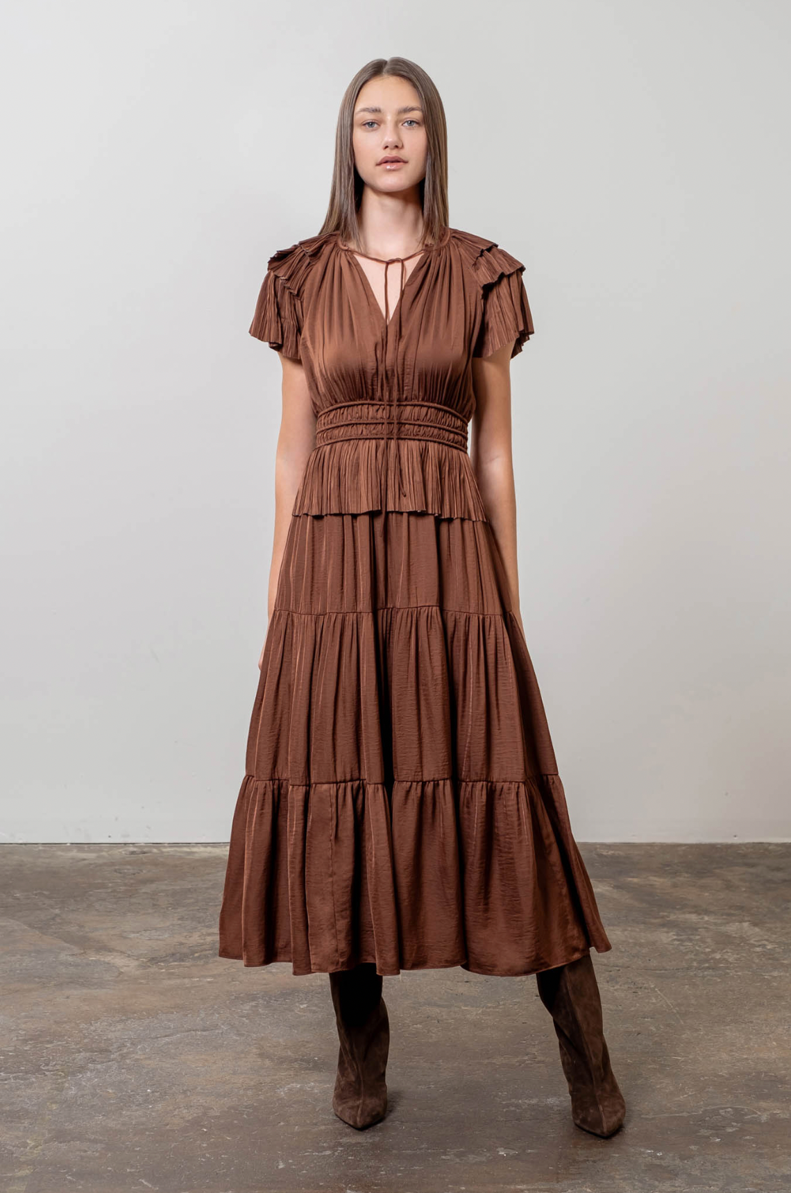 Short Sleeve Pleated Midi Dress in Chocolate