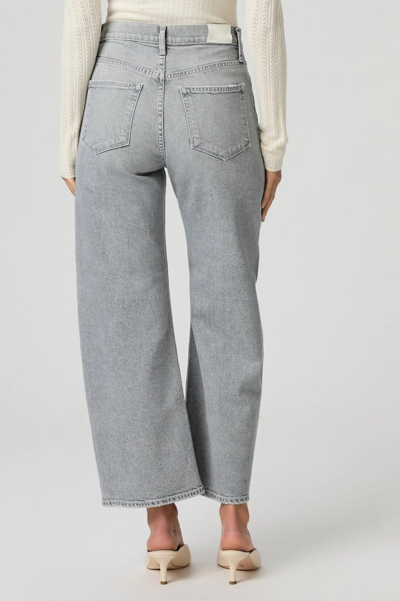 Arellia Ankle Barrel Leg Jean in Smokescreen Grey