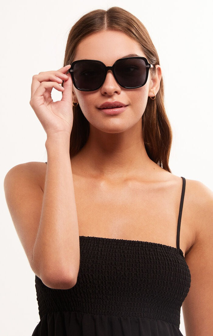 Drop Off Sunglasses in Black Gloss Grey