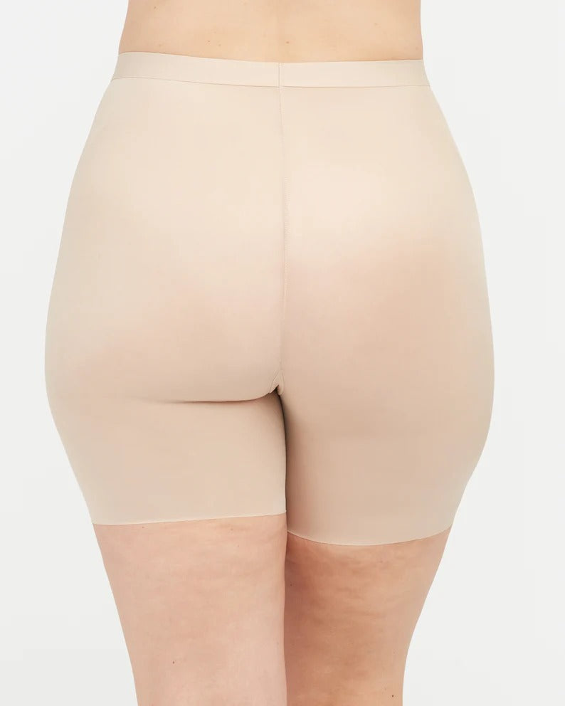 Thinstincts 2.0 Girl Short in Champagne Beige